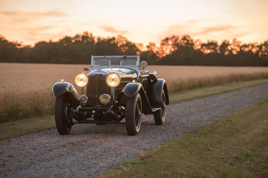  Bentley 8-Litre Tourer by Vanden Plas (YX5118) 1932 года  (фото 8 из 11)